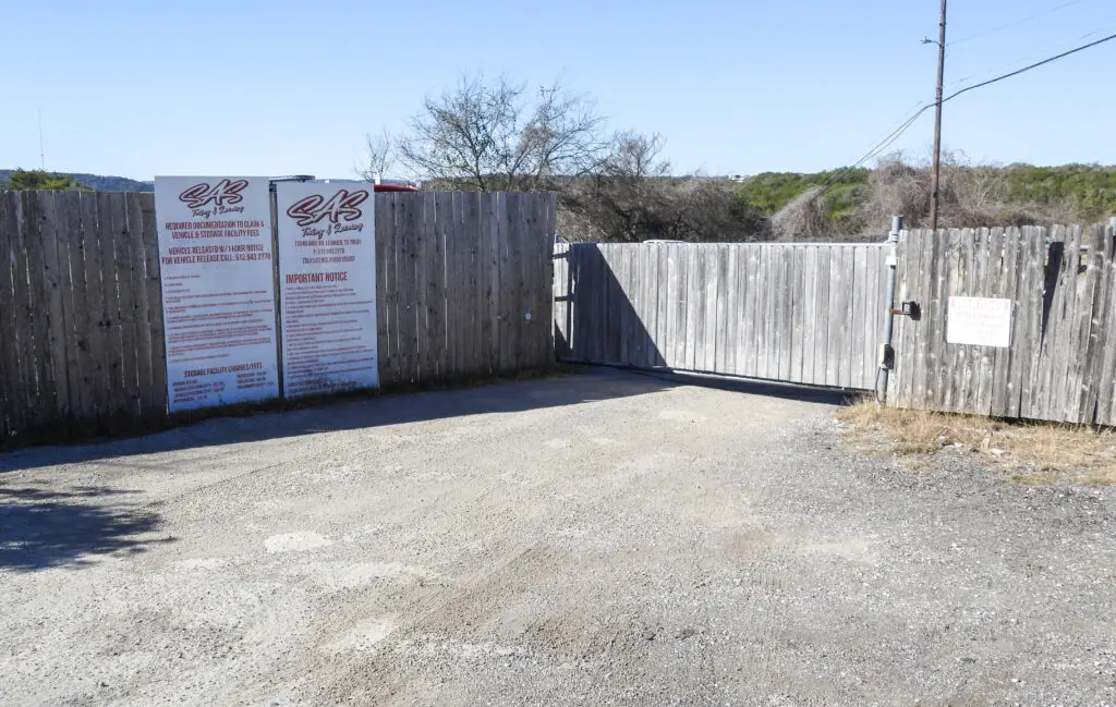 Towing in Leander TX near 13340 Wire Road providing fast roadside assistance